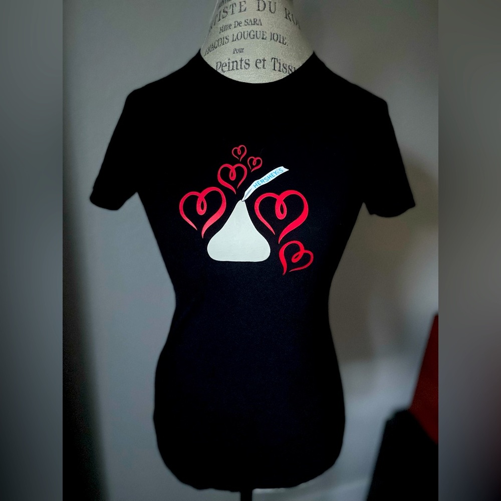 Hershey XL Kiss Black Tee